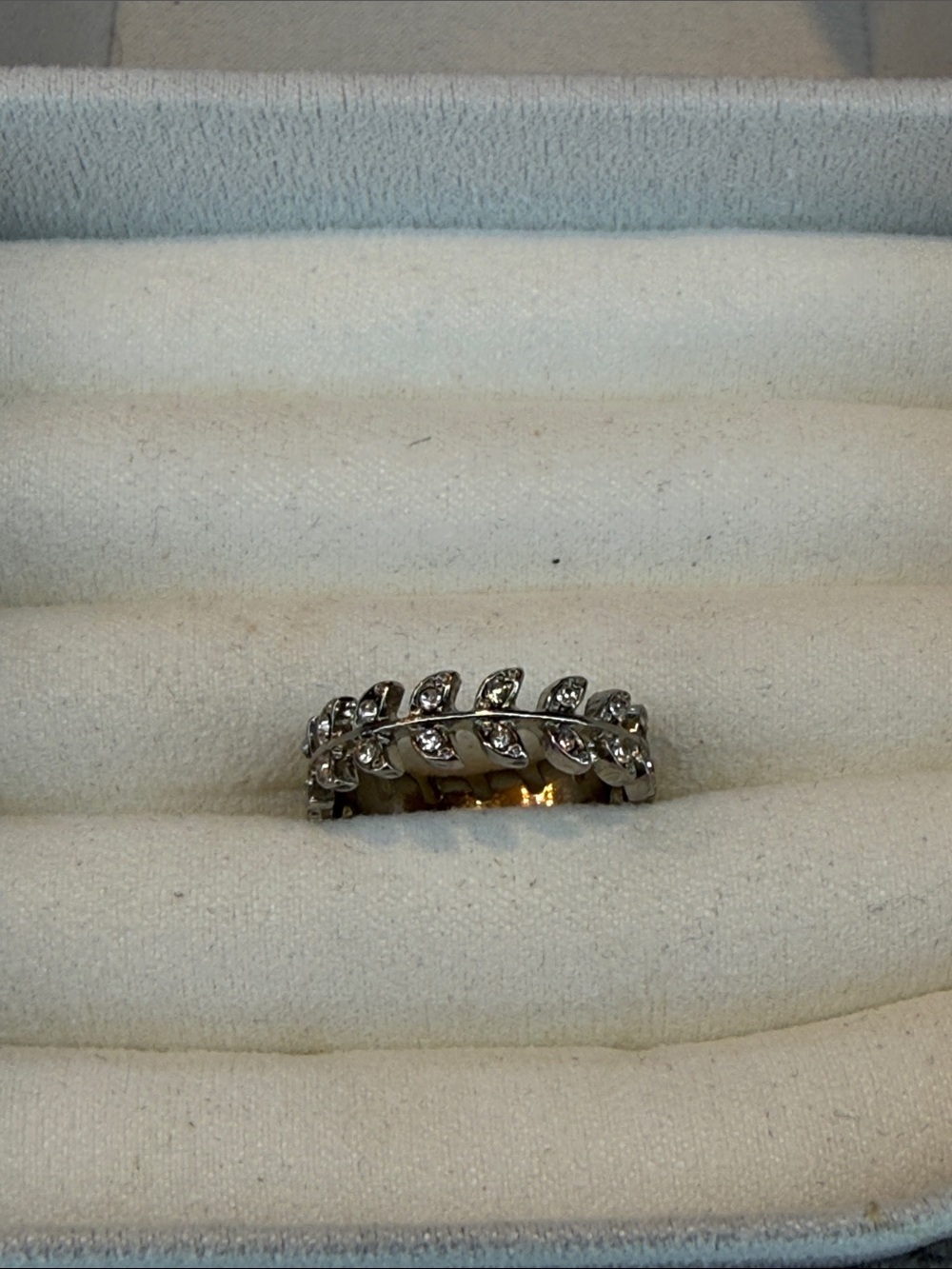 Leaf ring - Picture 2 of 3